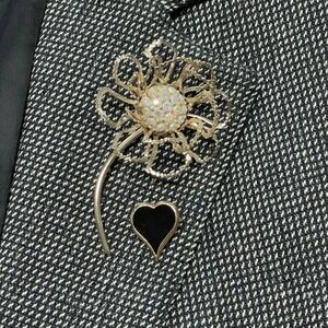 Vintage Gold Tone Iridescent Flower Pin & Enamel‎ Black Heart Costume Jewelry